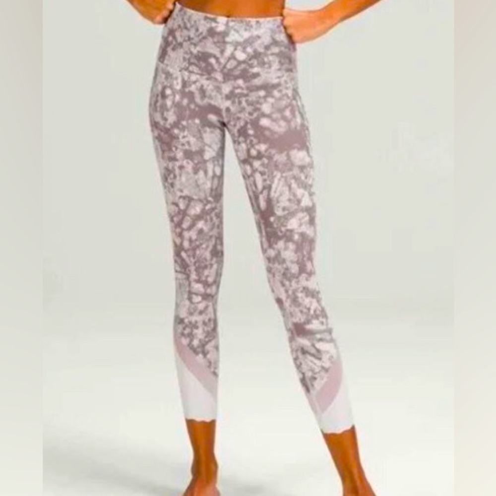 Lululemon wunder under scalloped hem leggings